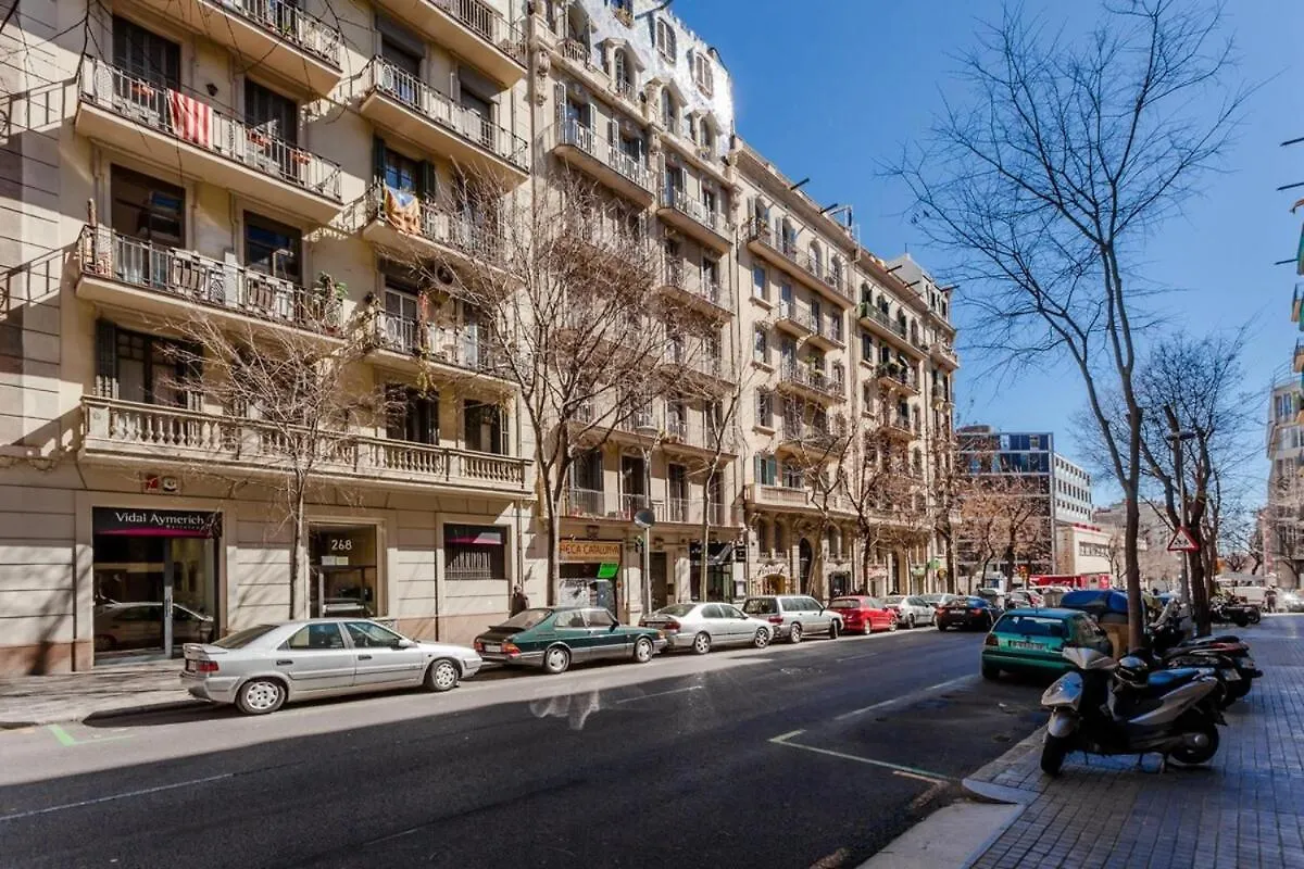 Comodo Apartamento En Sagrada Familia Barcelona 0*,