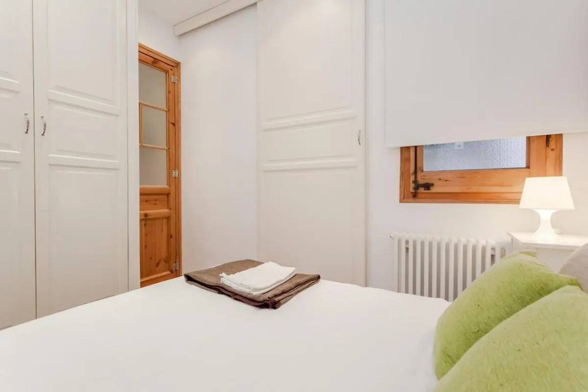 Comodo Apartamento En Sagrada Familia Barcelona Apartment
