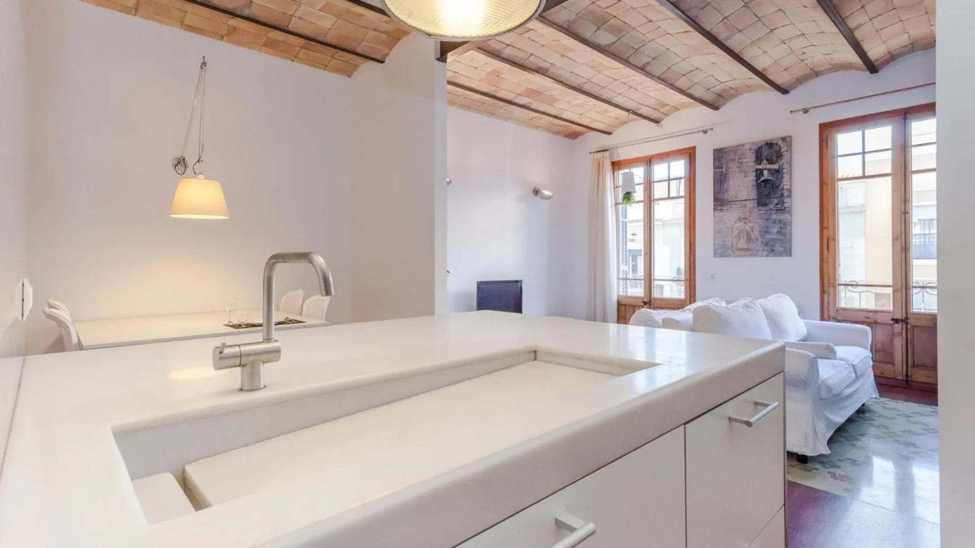 Comodo Apartamento En Sagrada Familia バルセロナ
